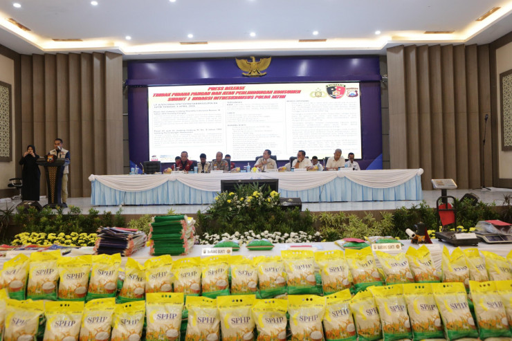 Polda Jatim Bongkar Praktik Beras SPHP Oplosan, Tersangka Asal Probolinggo Diamankan