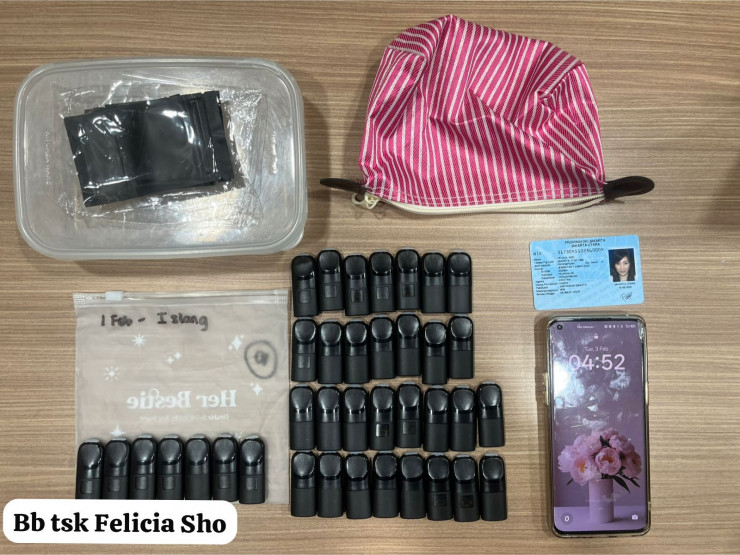 Polda Metro Jaya Ungkap Peredaran Narkotika Jenis Etomade, Dua Perempuan Diamankan dengan 82 Pcs Barang Bukti